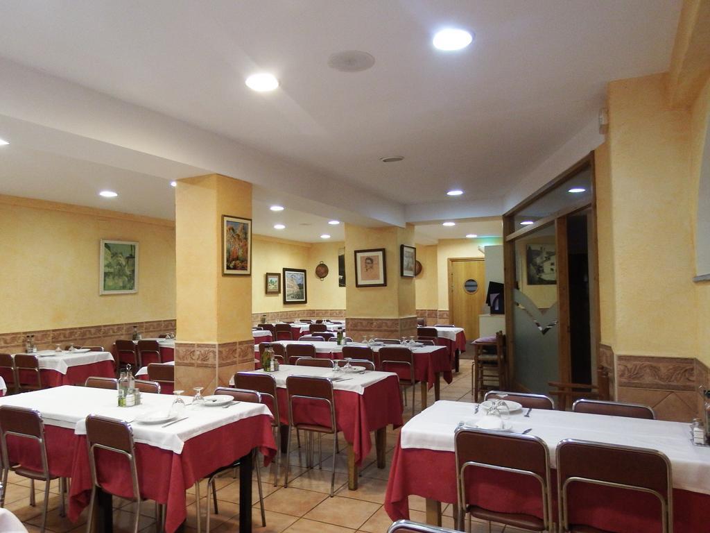 Apartamentos Fonda Finet Sant Felíu de Pallarols Extérieur photo