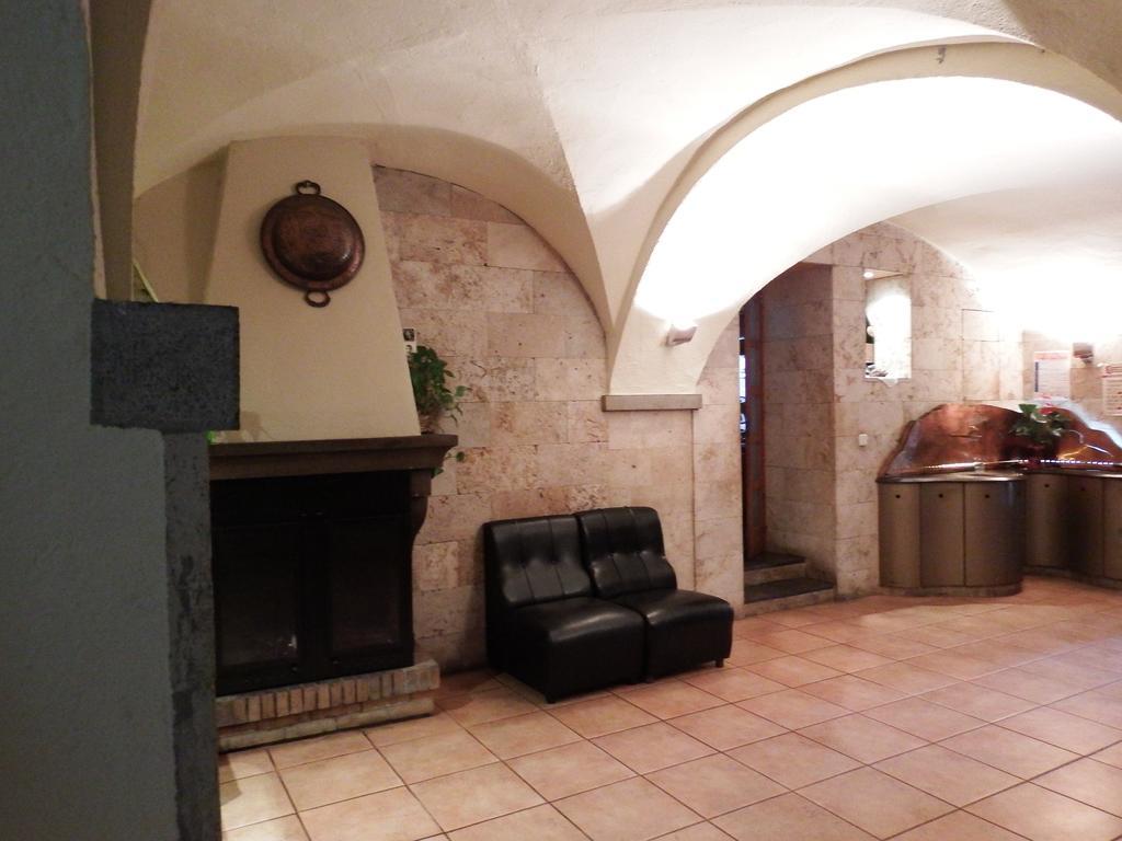 Apartamentos Fonda Finet Sant Felíu de Pallarols Extérieur photo